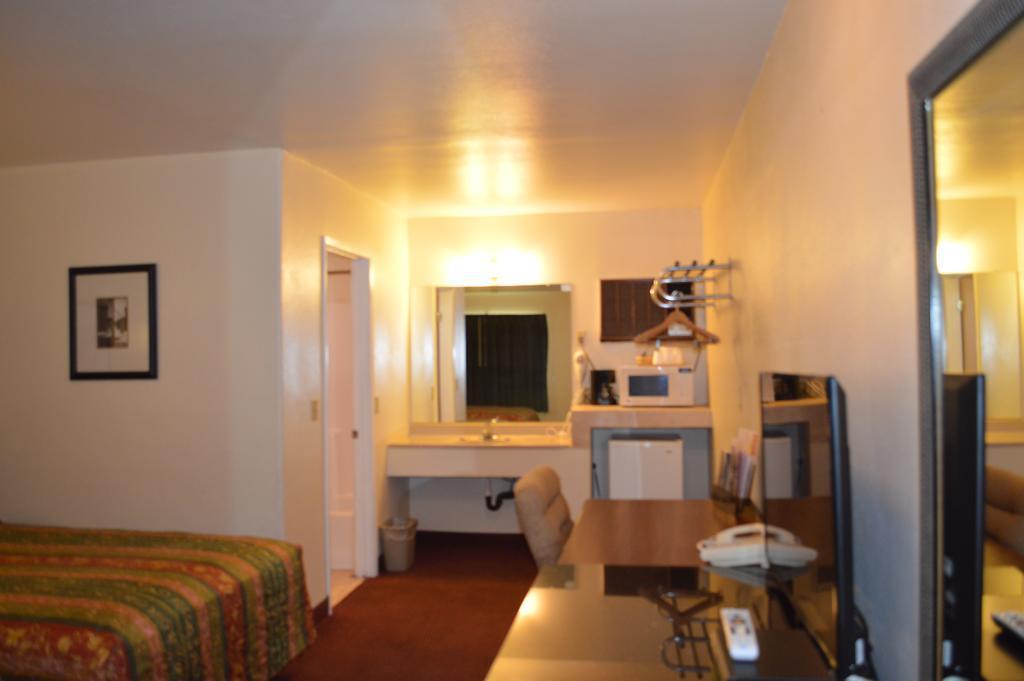 Rodeway Inn & Suites Blythe I-10 Exteriér fotografie