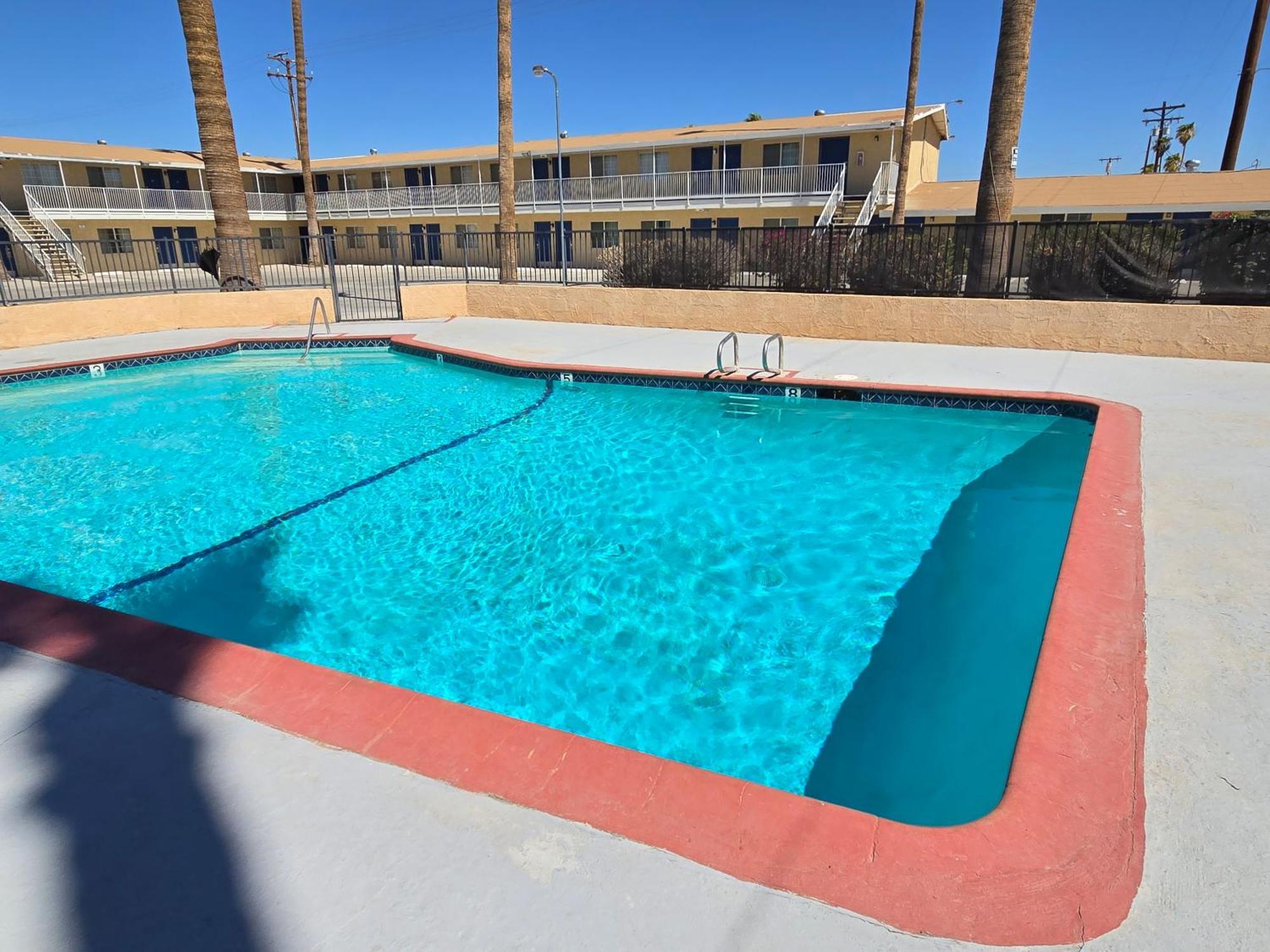 Rodeway Inn & Suites Blythe I-10 Exteriér fotografie