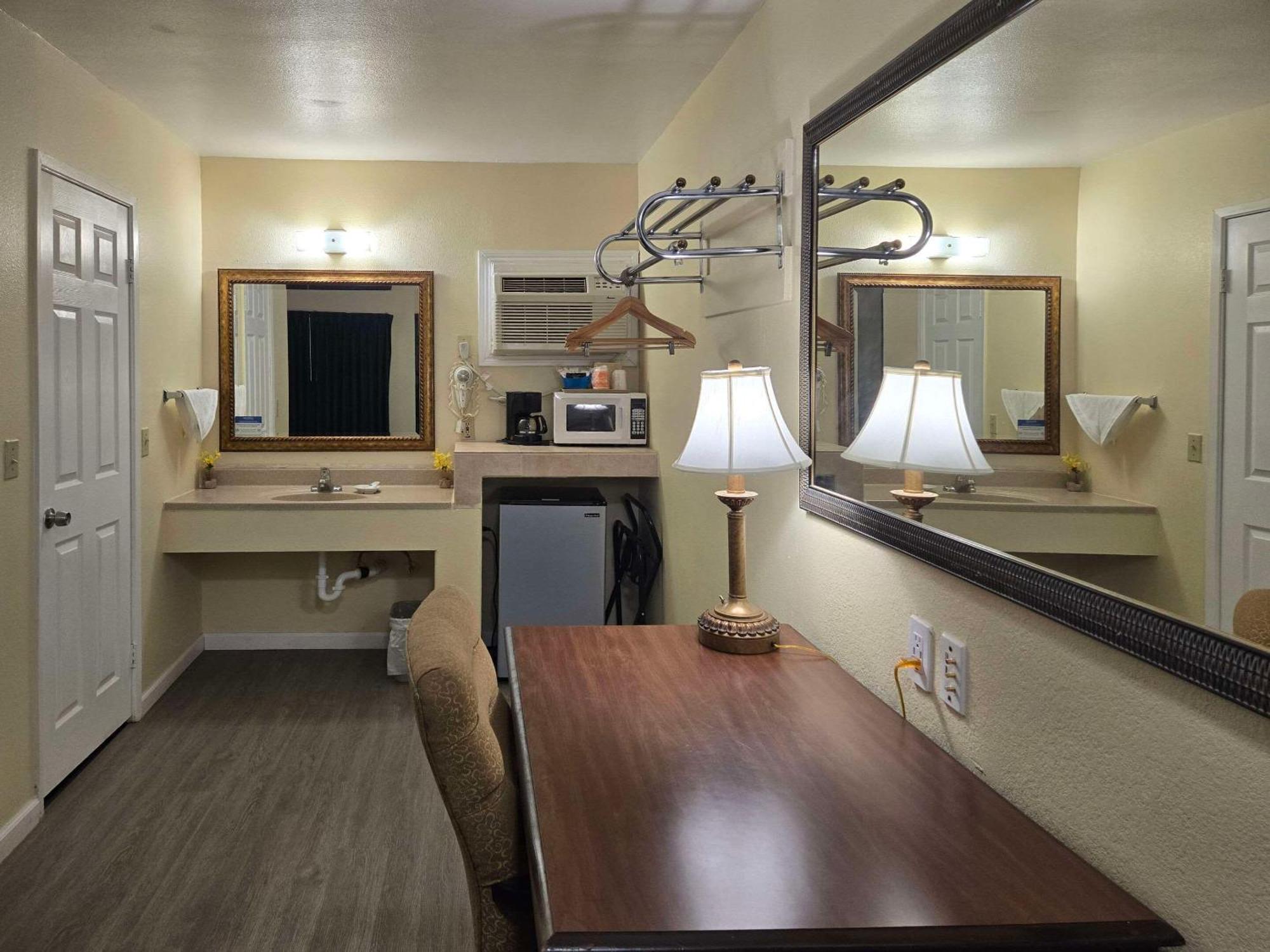 Rodeway Inn & Suites Blythe I-10 Exteriér fotografie